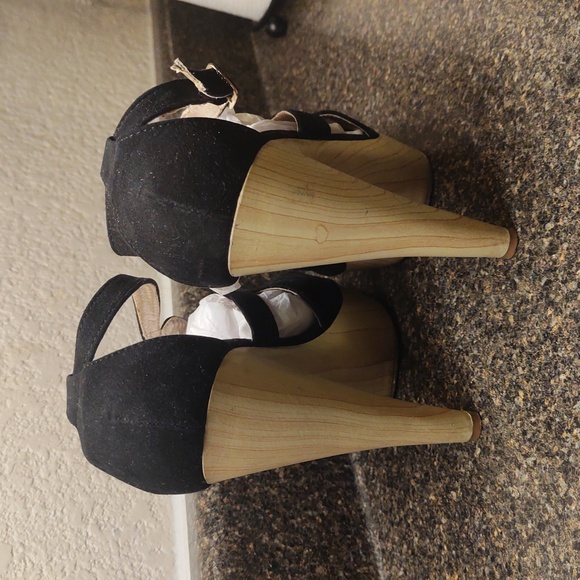 50%OFF!Qupid Sexy Platform High Heel Sandals Black Faux Suede On Wooden Heel - Picture 5 of 16